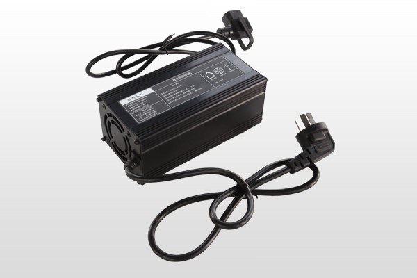 锂电智能充电器HK045A600W00-1